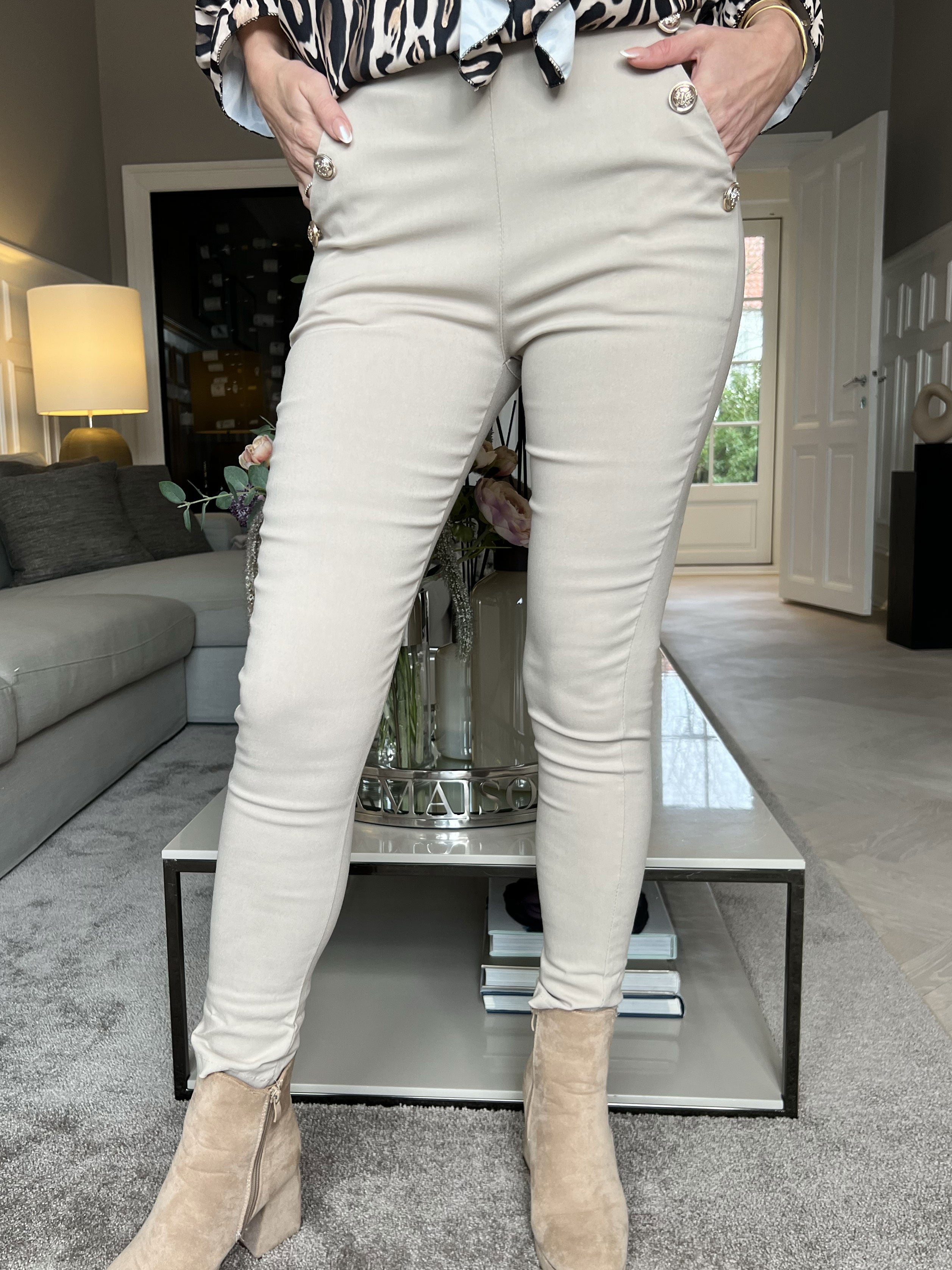 Emma - Leggings med elastikkant i livet og guld knapper